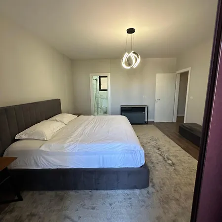 Apartment Luxury Bllok Tirana